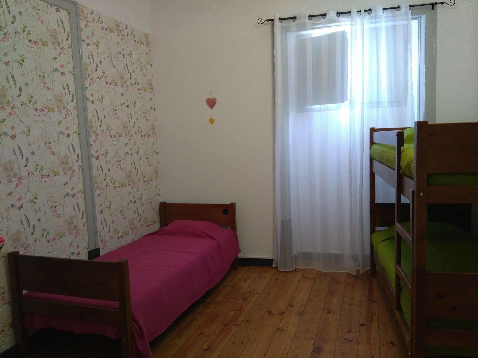 Hostel Raymundo Evora Exterior photo